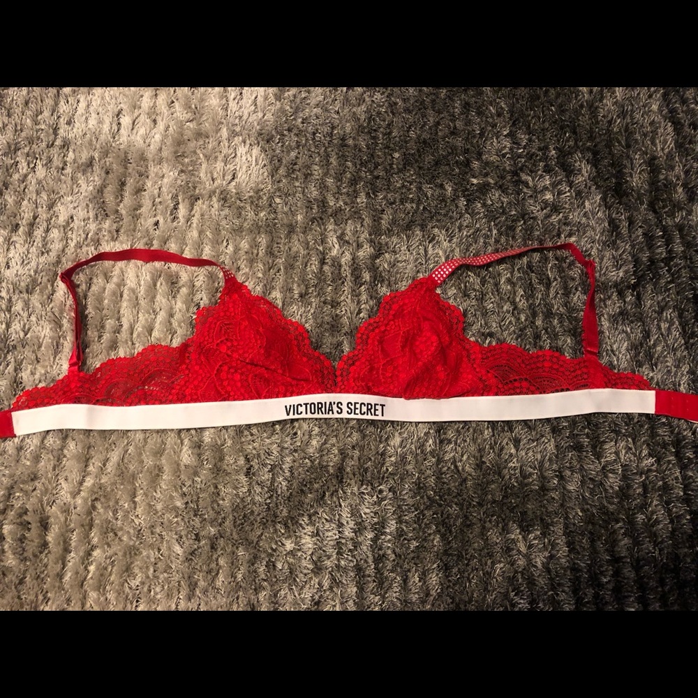 NWOT Victoria Secret Christmas Bra - Picture 3 of 6